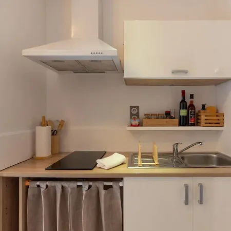 2 Pieces Coup De Coeur, Balcon, Proche Sanctuaire * 卢德