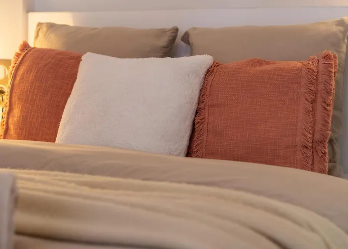 2 Pieces Coup De Coeur, Balcon, Proche Sanctuaire Appartement