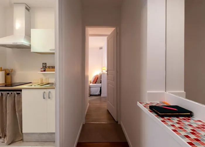 2 Pieces Coup De Coeur, Balcon, Proche Sanctuaire Appartement