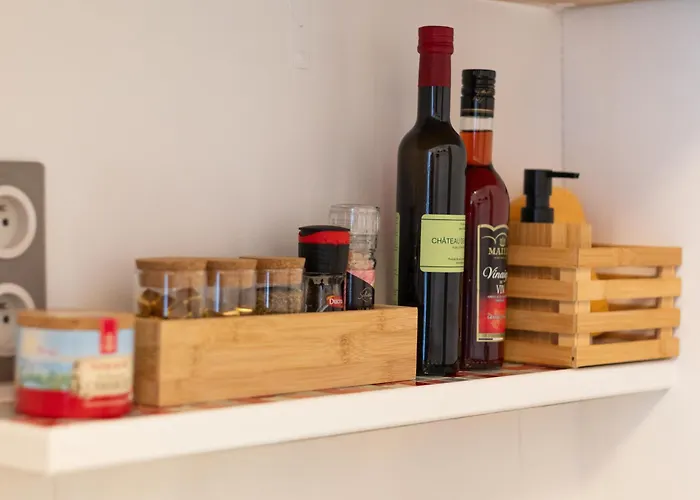 2 Pieces Coup De Coeur, Balcon, Proche Sanctuaire * Lurdy