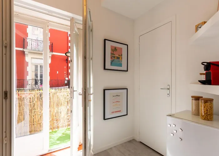 2 Pieces Coup De Coeur, Balcon, Proche Sanctuaire * Lurdy