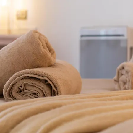 2 Pieces Coup De Coeur, Balcon Ensoleille, 5 Min A Pied Du Sanctuaire لورد