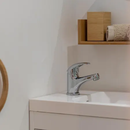 شقة 2 Pieces Coup De Coeur, Balcon, Proche Sanctuaire لورد