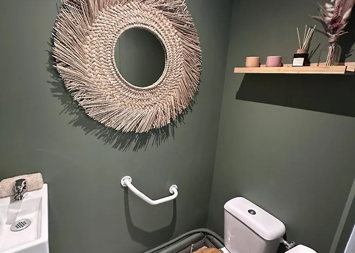 2 Pieces Coup De Coeur, Balcon, Proche Sanctuaire Apartment